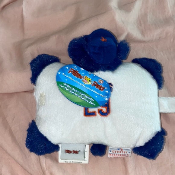 mets pillow pet